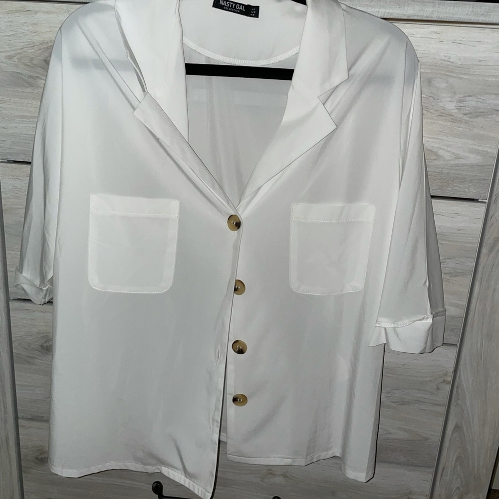 Sheer button up short sleeve NASTYGAL SIZE 6